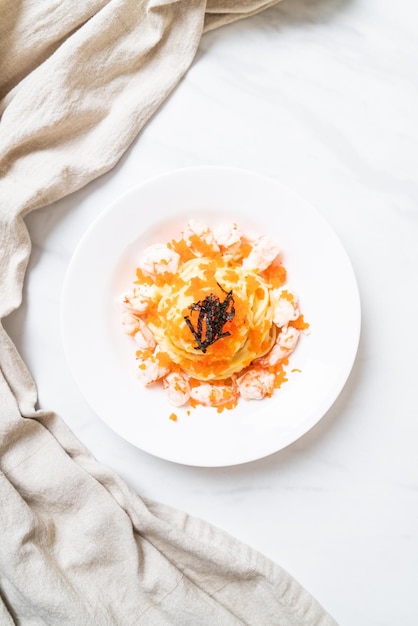 Тарелка с аппетитным блюдом